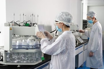 重慶市輕工職業學院藥品經營與管理專業深度解析 聚焦藥品生產技術開發的就業前景與優勢